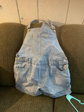Overall shorts